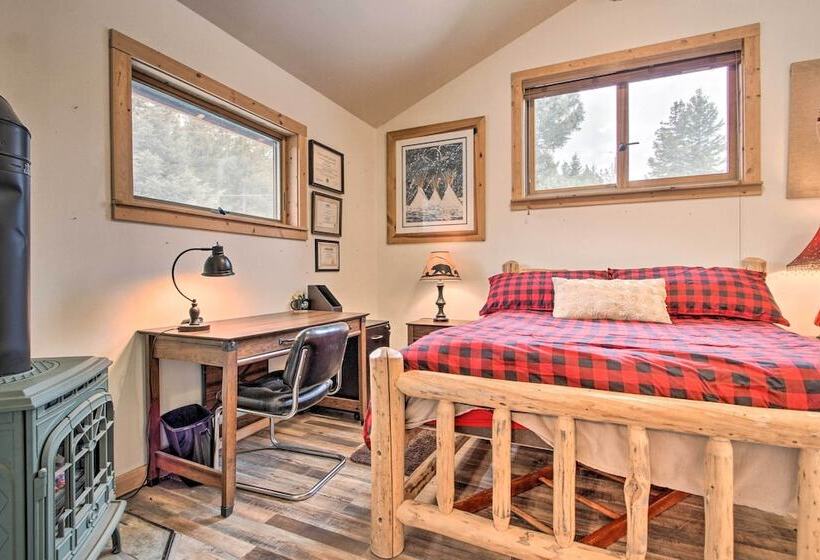 Creekside Clancy Cabin In Helena Natl Forest!