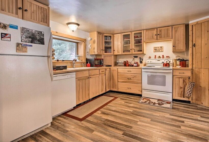 Creekside Clancy Cabin In Helena Natl Forest!