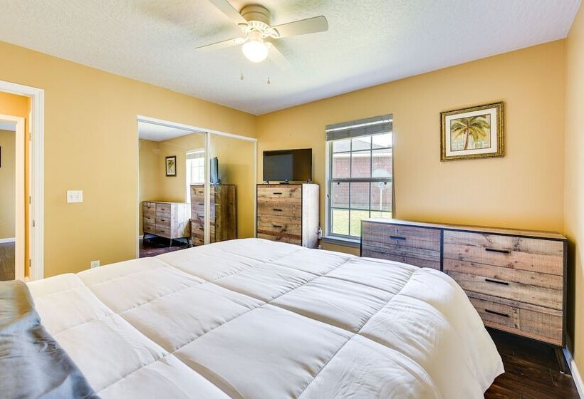 Crestview Vacation Rental: Day Trip To Destin!