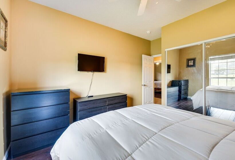 Crestview Vacation Rental: Day Trip To Destin!