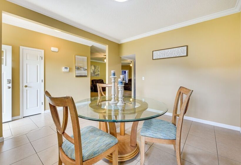 Crestview Vacation Rental: Day Trip To Destin!