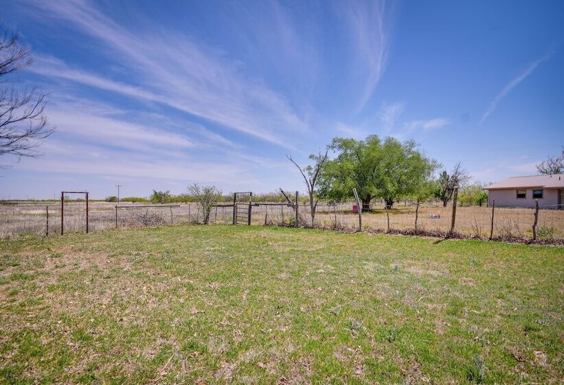 Stargaze, Hike & Kayak: Cabin Near Copper Breaks!