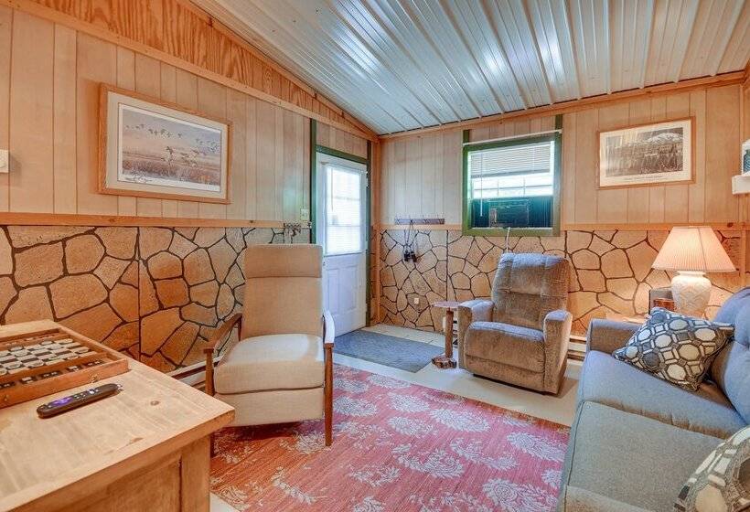 Stargaze, Hike & Kayak: Cabin Near Copper Breaks!