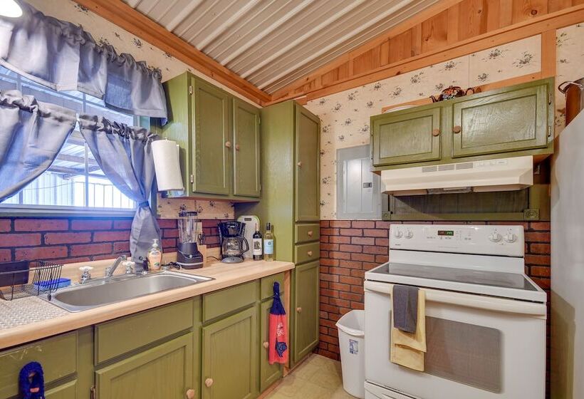 Stargaze, Hike & Kayak: Cabin Near Copper Breaks!