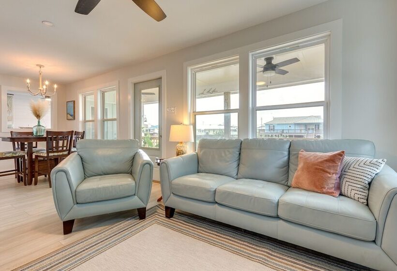 Dauphin Island Vacation Rental: Close To Beaches!