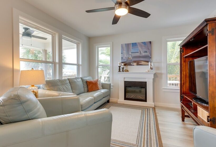 Dauphin Island Vacation Rental: Close To Beaches!