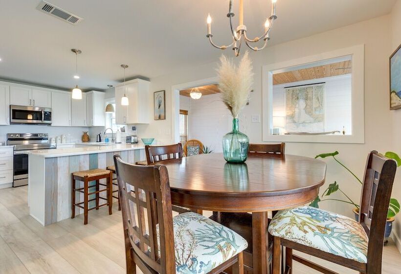 Dauphin Island Vacation Rental: Close To Beaches!