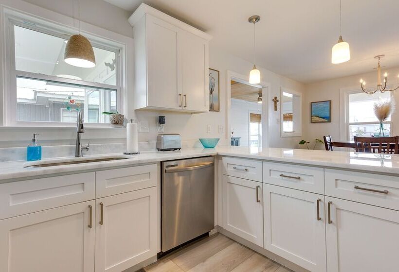 Dauphin Island Vacation Rental: Close To Beaches!