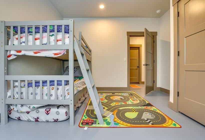 1 Mi To Payette Lake: Mccall Home W/ Grill!