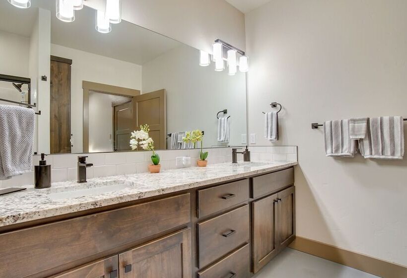 1 Mi To Payette Lake: Mccall Home W/ Grill!