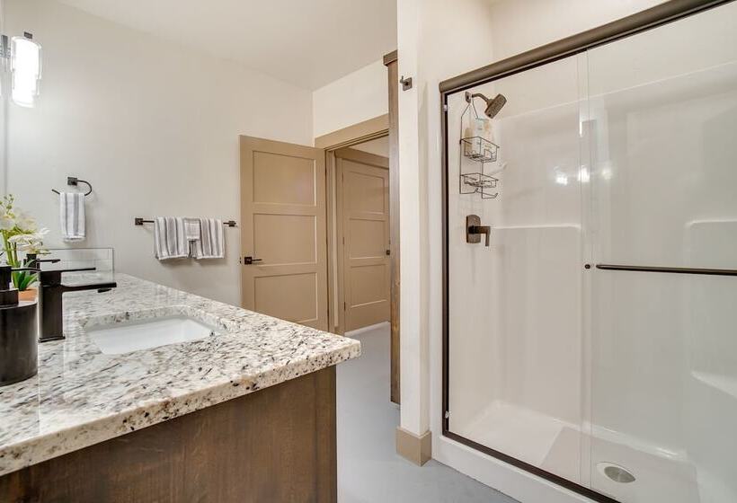 1 Mi To Payette Lake: Mccall Home W/ Grill!