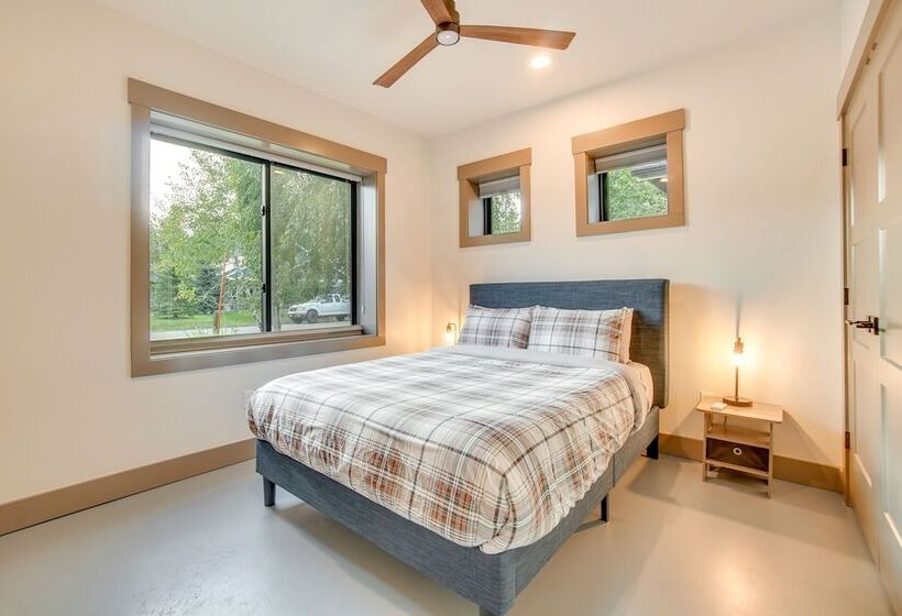 1 Mi To Payette Lake: Mccall Home W/ Grill!