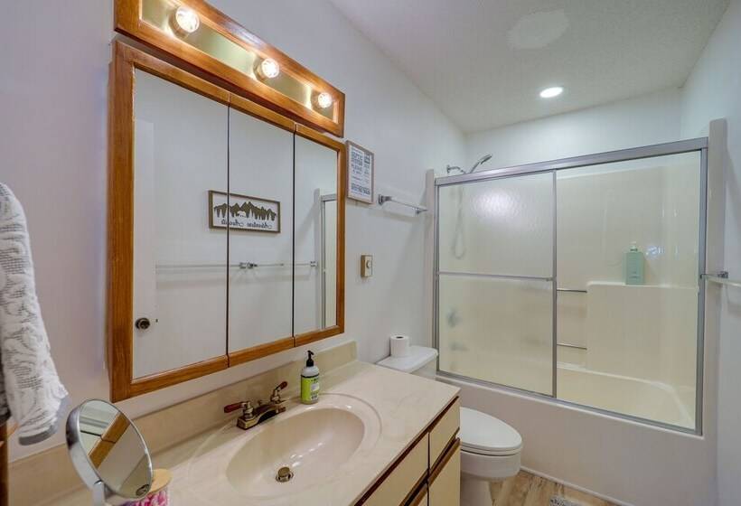 Dog Friendly Beech Mountain Home W/ Deck