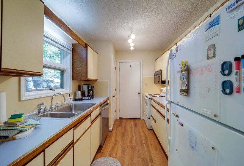 Dog Friendly Beech Mountain Home W/ Deck