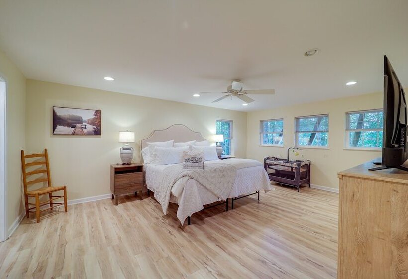 Dog Friendly Beech Mountain Home W/ Deck