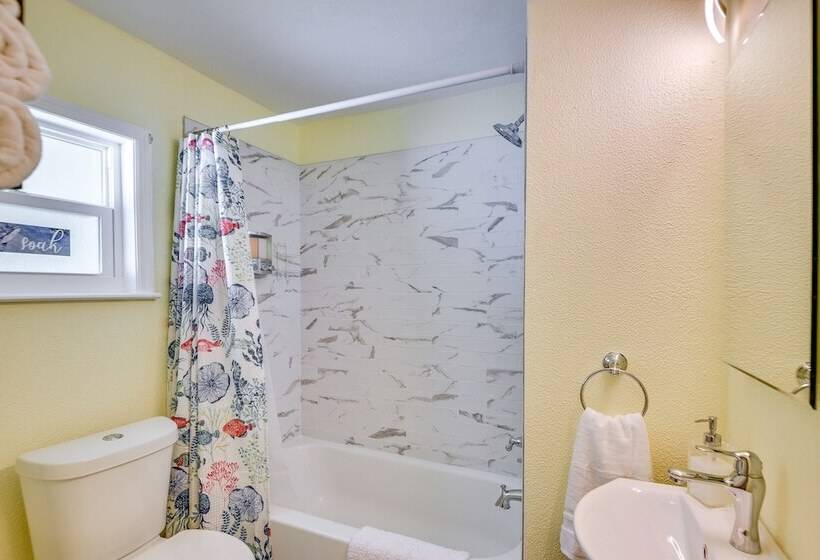 Dog Friendly Daytona Beach Cottage W/ Patio!