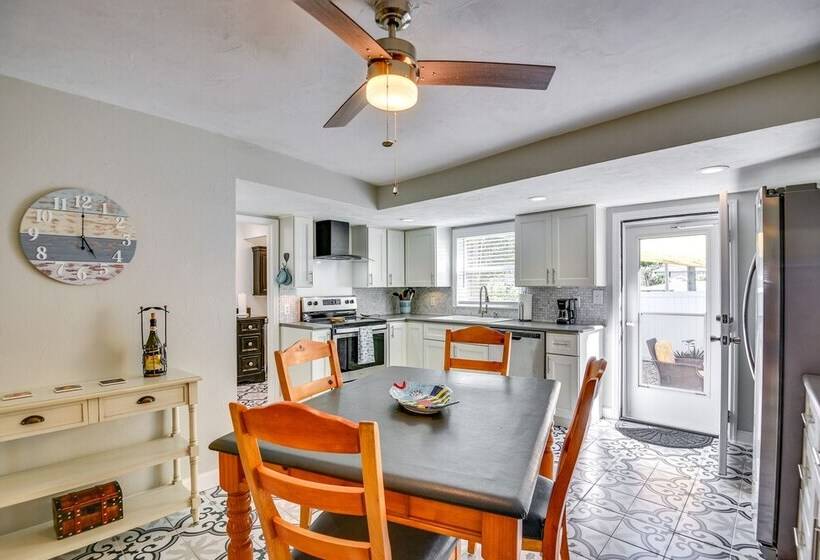 Dog Friendly Daytona Beach Cottage W/ Patio!