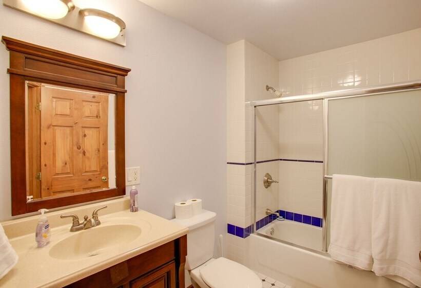 Downtown Coeur Dalene Home Rental: Walk To Beach!