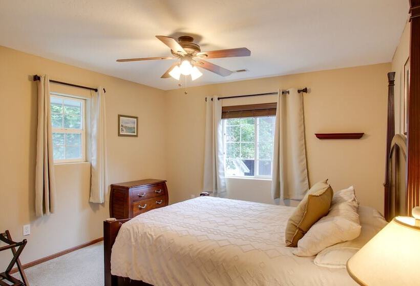 Downtown Coeur Dalene Home Rental: Walk To Beach!