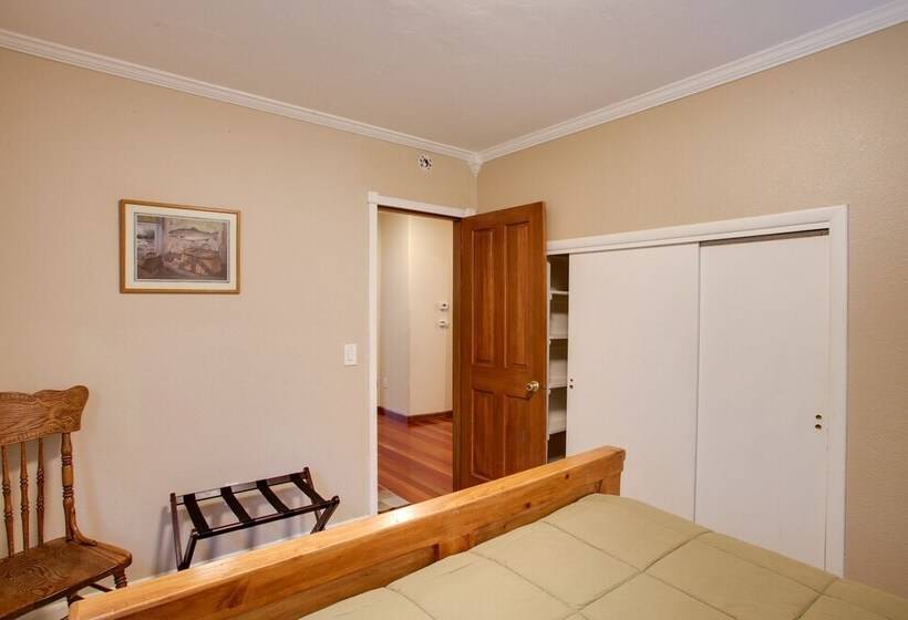 Downtown Coeur Dalene Home Rental: Walk To Beach!