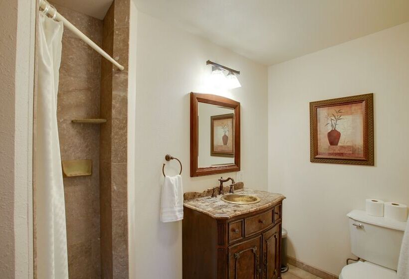 Downtown Coeur Dalene Home Rental: Walk To Beach!