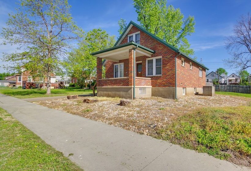 Downtown Hermann Vacation Home Near Wineries!