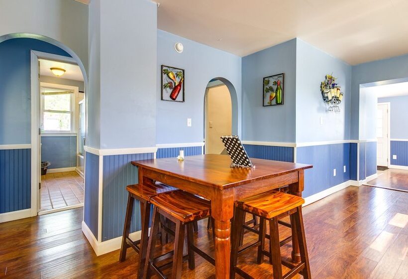 Downtown Hermann Vacation Home Near Wineries!