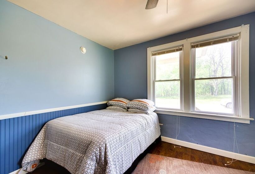 Downtown Hermann Vacation Home Near Wineries!