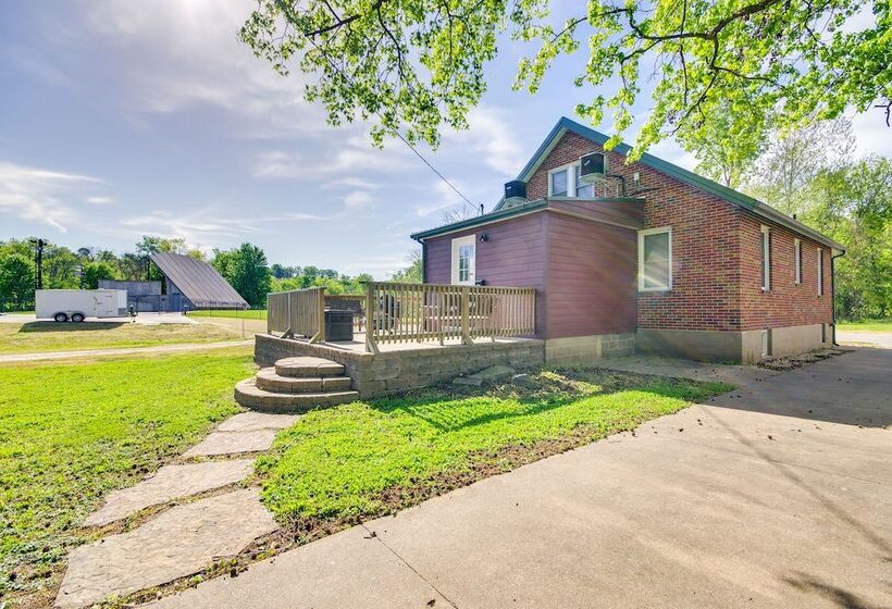 Downtown Hermann Vacation Home Near Wineries!