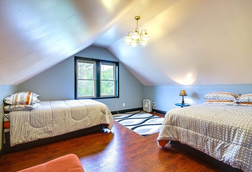 Downtown Hermann Vacation Home Near Wineries!