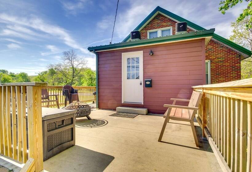 Downtown Hermann Vacation Home Near Wineries!