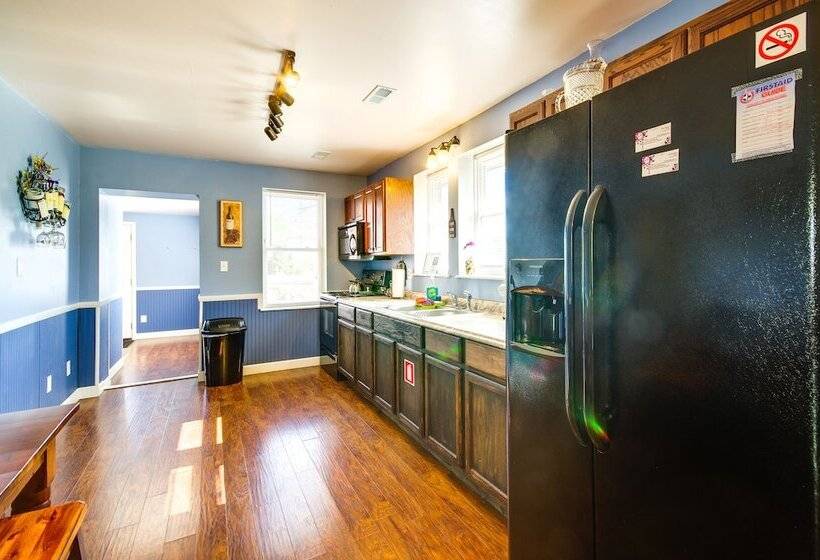 Downtown Hermann Vacation Home Near Wineries!