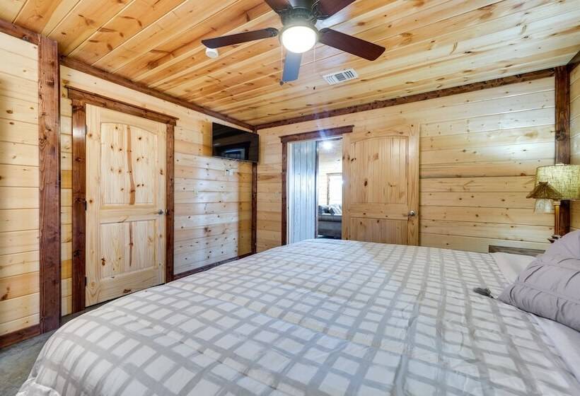 Pet Friendly Eagletown Home ~ 3 Mi To Kayaking!