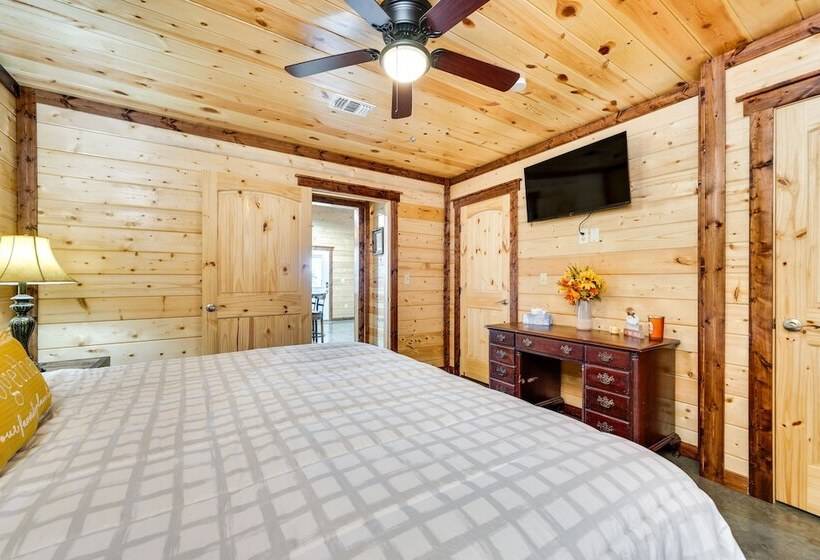 Pet Friendly Eagletown Home ~ 3 Mi To Kayaking!