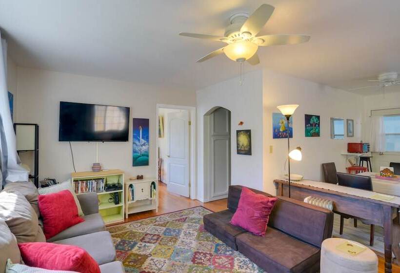 Fenced Yard & Grill: Orville Cottage Near Trails!