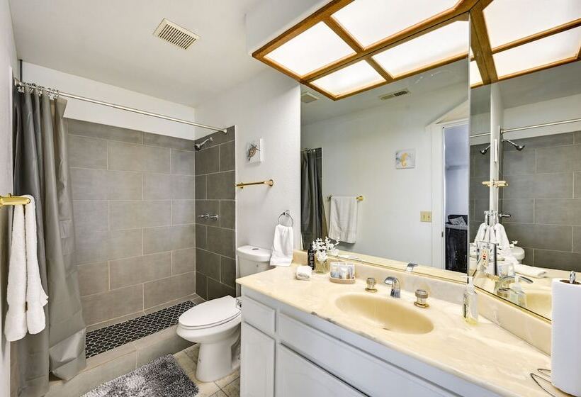 El Cajon Home W/ Pool & Views: 15 Mi To San Diego!