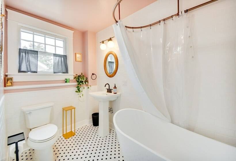 Elizabeth City Vacation Rental: Gazebo W/ Hot Tub!