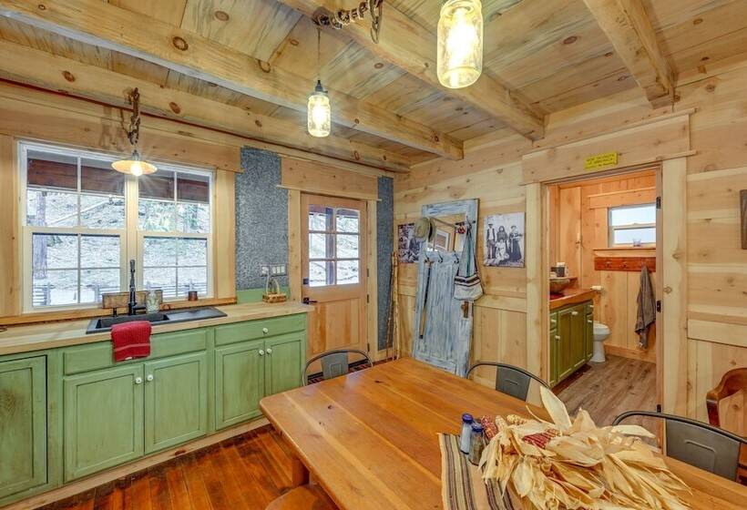 Creekside Cabin ~ 20 Mi To Kings Canyon Park!