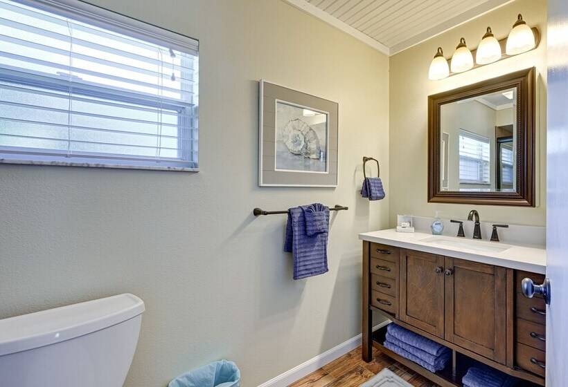 Englewood Oasis W/ Screened Lanai + Outdoor Pool!