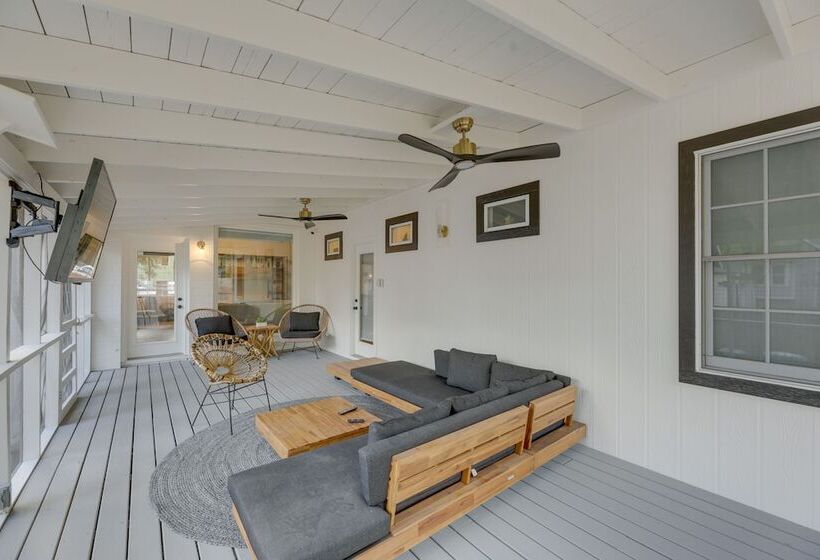 Family Friendly Austin House W/ Screened Porch!