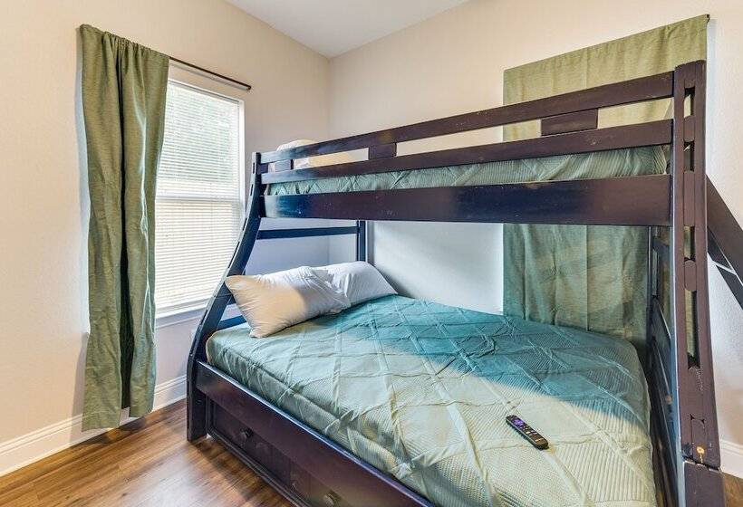 Texas Family Home W/ Hot Tub: 1 Mi To Lake Whitney