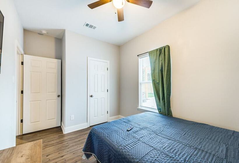 Texas Family Home W/ Hot Tub: 1 Mi To Lake Whitney