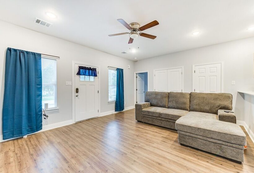 Texas Family Home W/ Hot Tub: 1 Mi To Lake Whitney