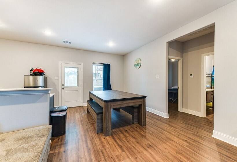 Texas Family Home W/ Hot Tub: 1 Mi To Lake Whitney