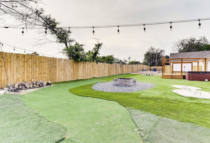 Texas Family Home W/ Hot Tub: 1 Mi To Lake Whitney