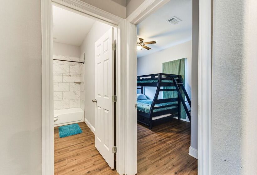 Texas Family Home W/ Hot Tub: 1 Mi To Lake Whitney