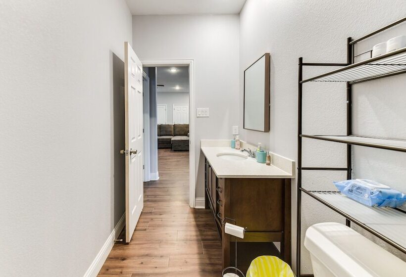 Texas Family Home W/ Hot Tub: 1 Mi To Lake Whitney