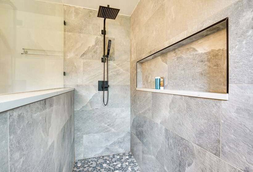 Fountain Retreat W/ Private Hot Tub & Fire Pit