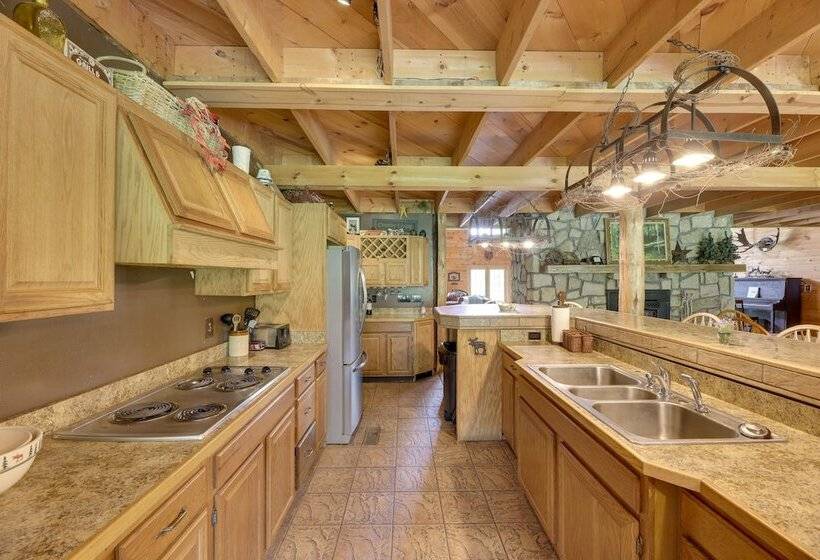 Fraziers Bottom Cabin On 800 Acres Of Land W/ Lake