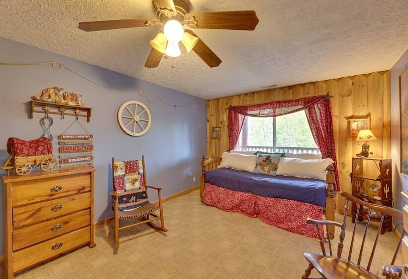 Fraziers Bottom Cabin On 800 Acres Of Land W/ Lake